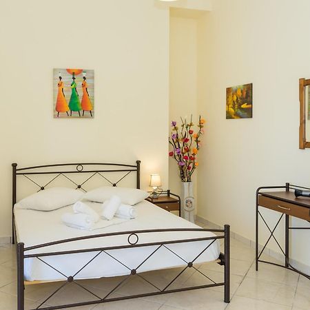 Laganas Strip Mall Apartments Bagian luar foto