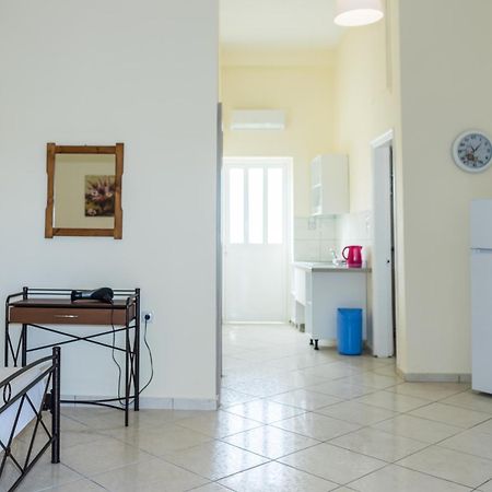 Laganas Strip Mall Apartments Bagian luar foto