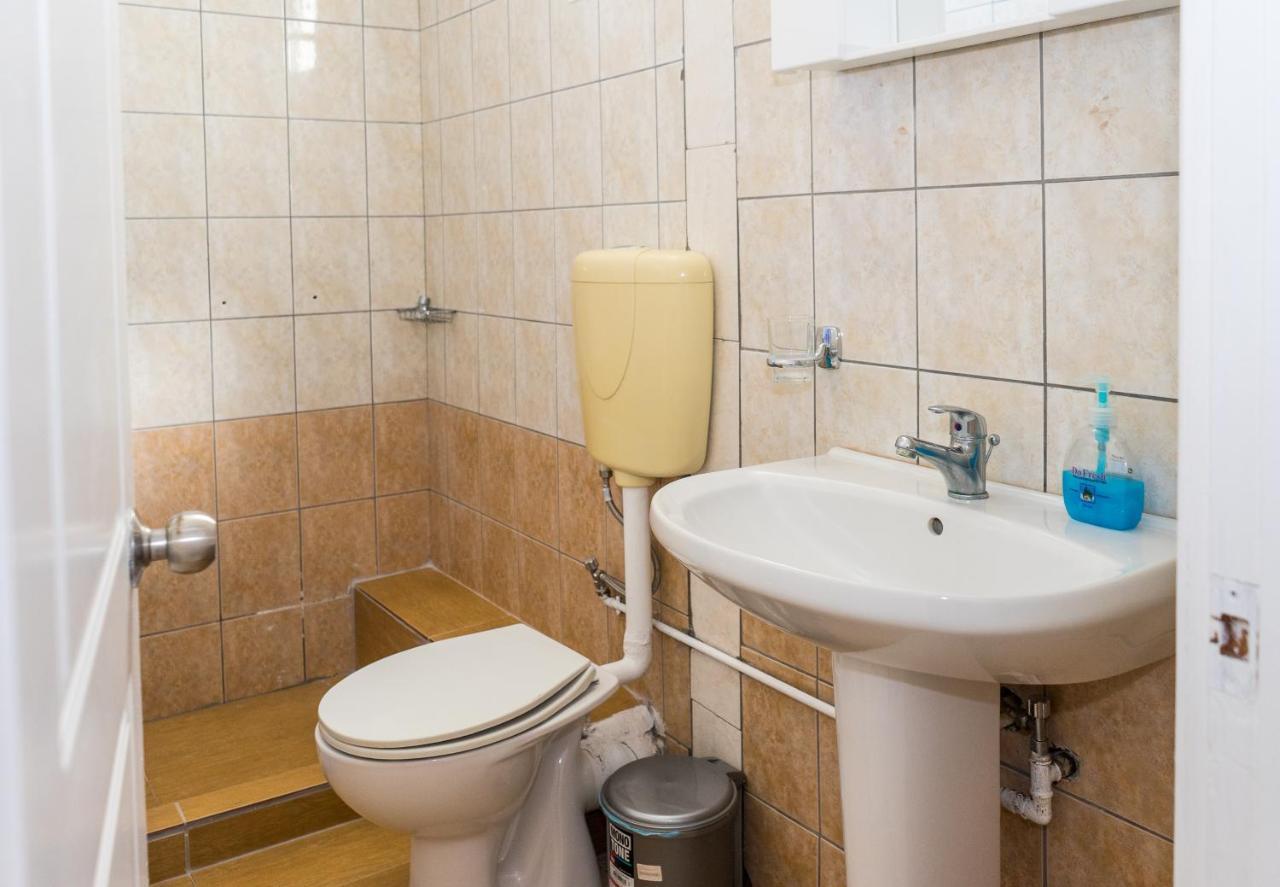 Laganas Strip Mall Apartments Bagian luar foto