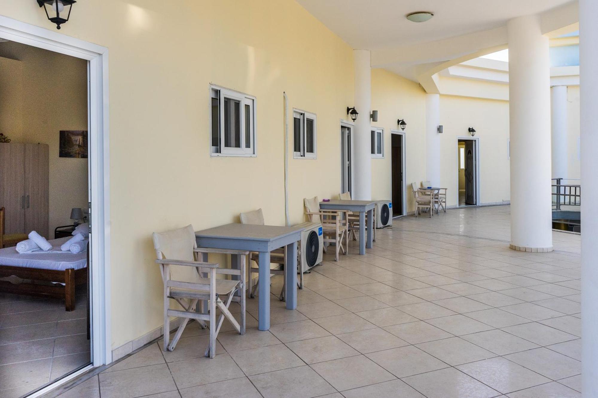 Laganas Strip Mall Apartments Bagian luar foto