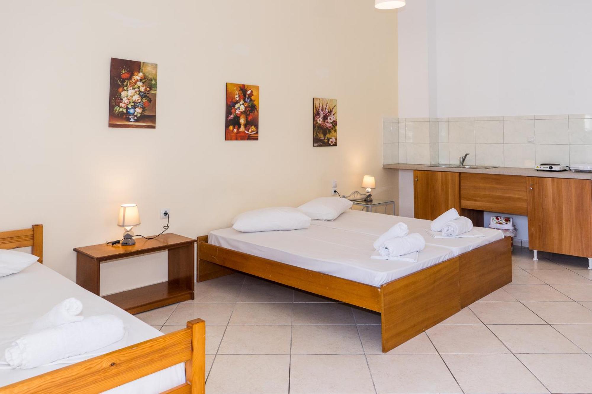 Laganas Strip Mall Apartments Bagian luar foto